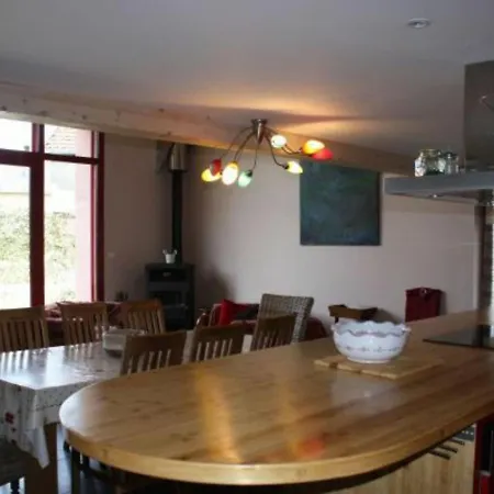 Hébergement de vacances Pierrepont-sur-l'arentèle, 5 Pièces, 9 Personnes - Fr-1-589-243 *